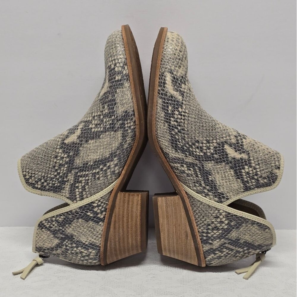Sofft Abena Snakeskin Python Embossed Genuine Leather Ankle Boots Booties 9.5 - Picture 5 of 11